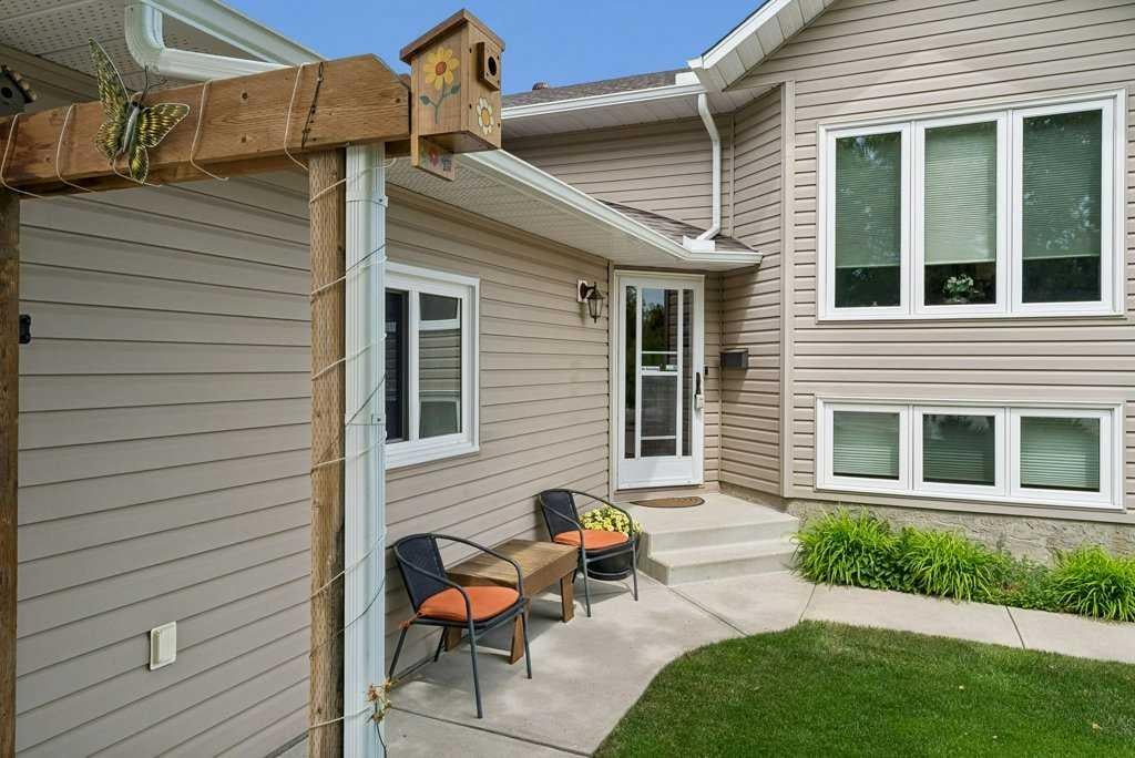 Photo of 44 Macewan Ridge Gate NW, Calgary, AB T3K 3W2 (MLS # A2324164)
