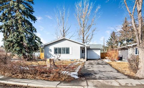 Photo of 222 Springwood Place SW, Calgary, AB T2W 0L3 (MLS # A2293795)