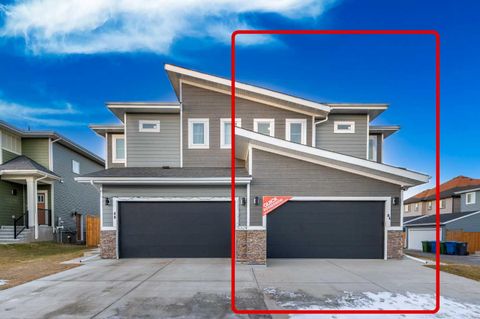 Photo of 84 Waterford Manor, Chestermere, AB T1X 2T9 (MLS # A2302935)