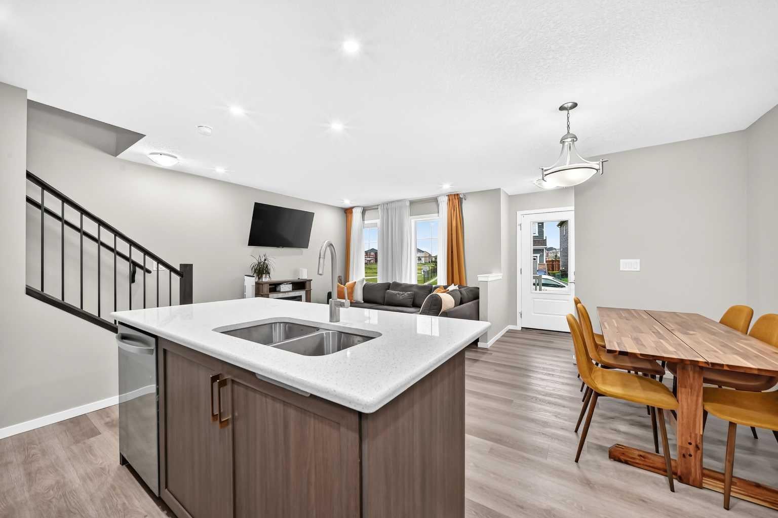 122 Yorkville Road SW