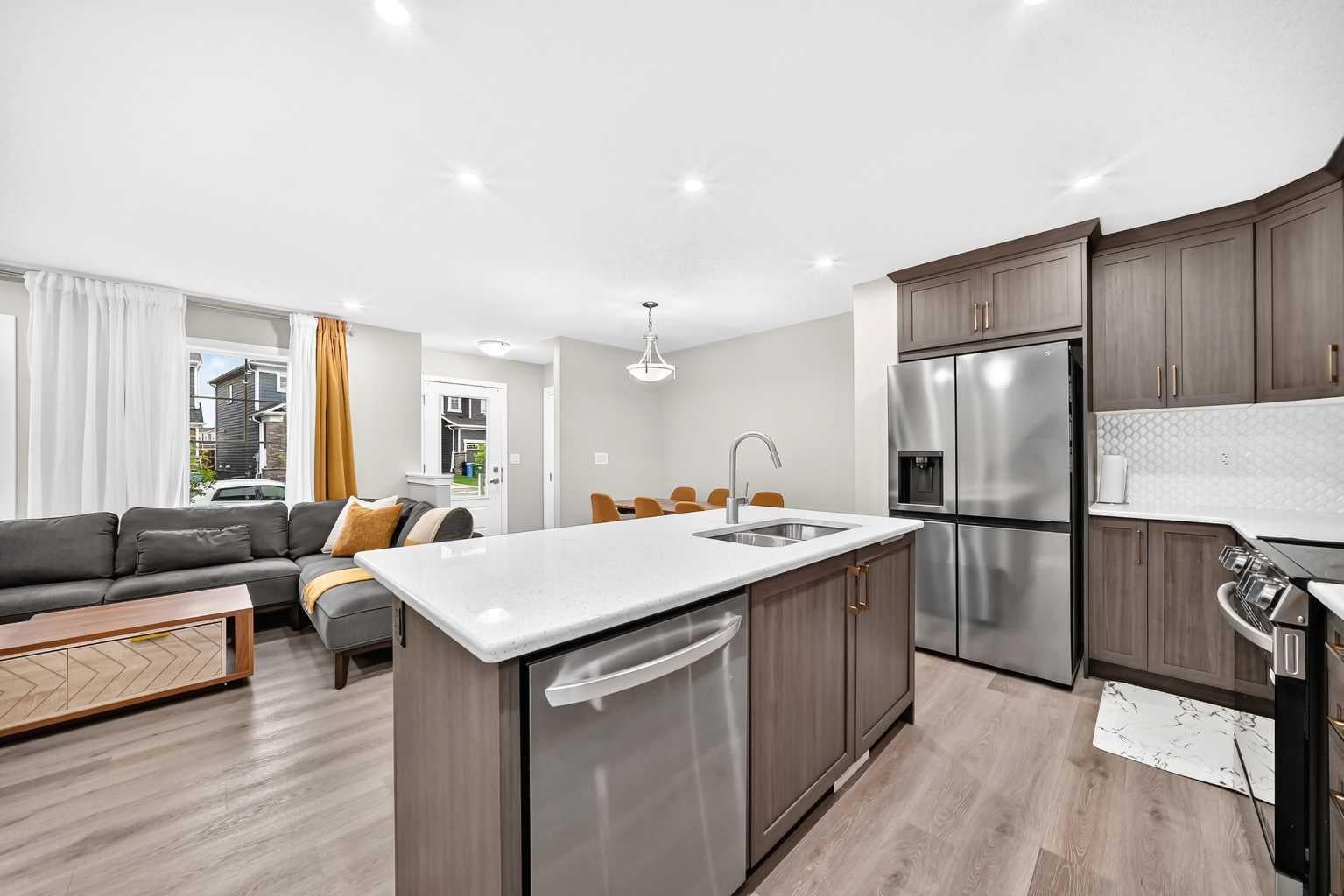 122 Yorkville Road SW