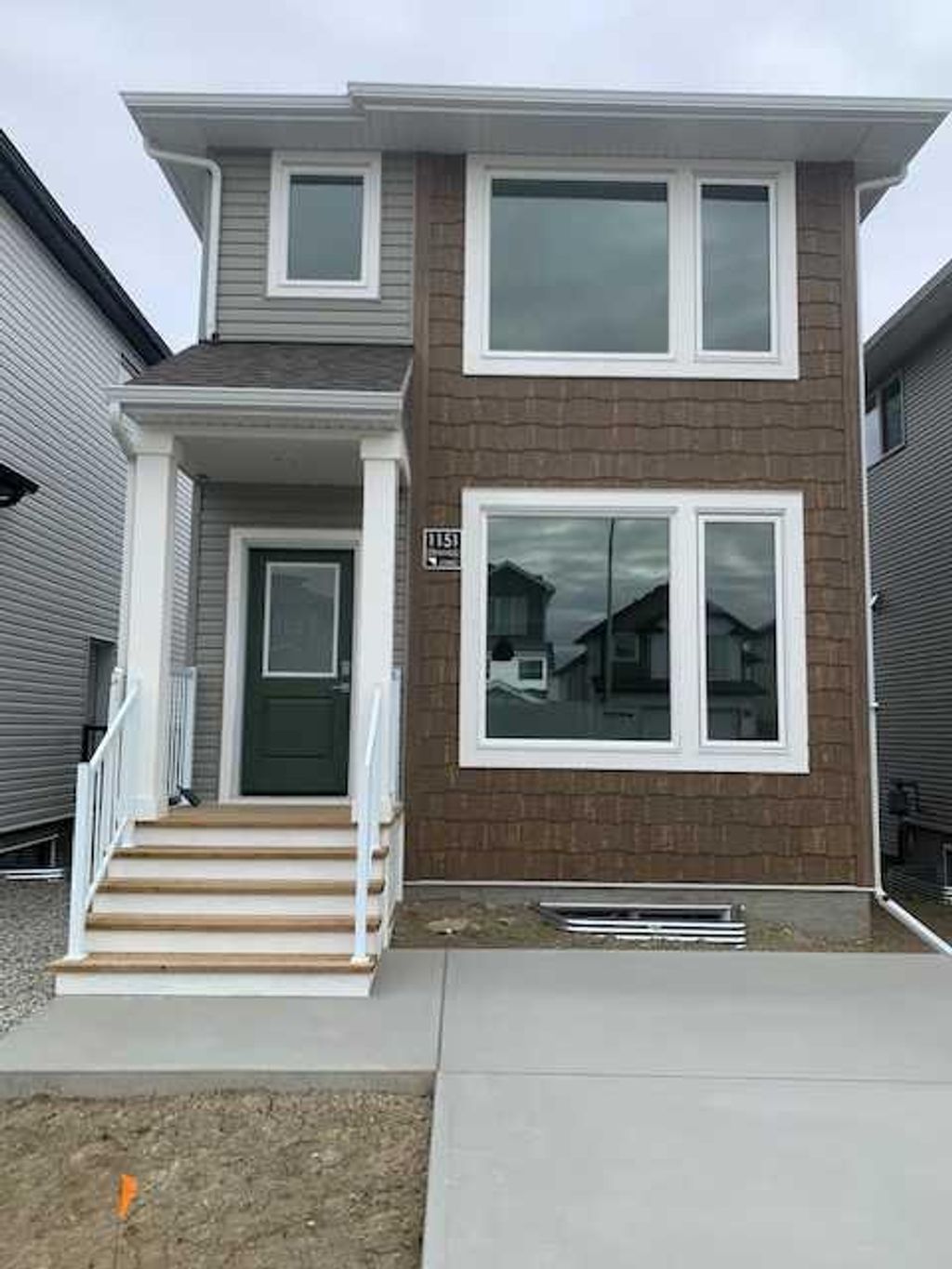 Photo of 1151 Coalbrook Place W #2, Lethbridge, AB T1J 5W7 (MLS # A2287890)