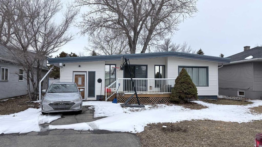 Photo of 108 2 Street W, Foremost, AB T0K 0X0 (MLS # A2293720)