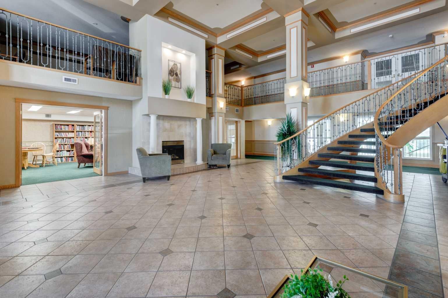 728 Country Hills Road NW 304