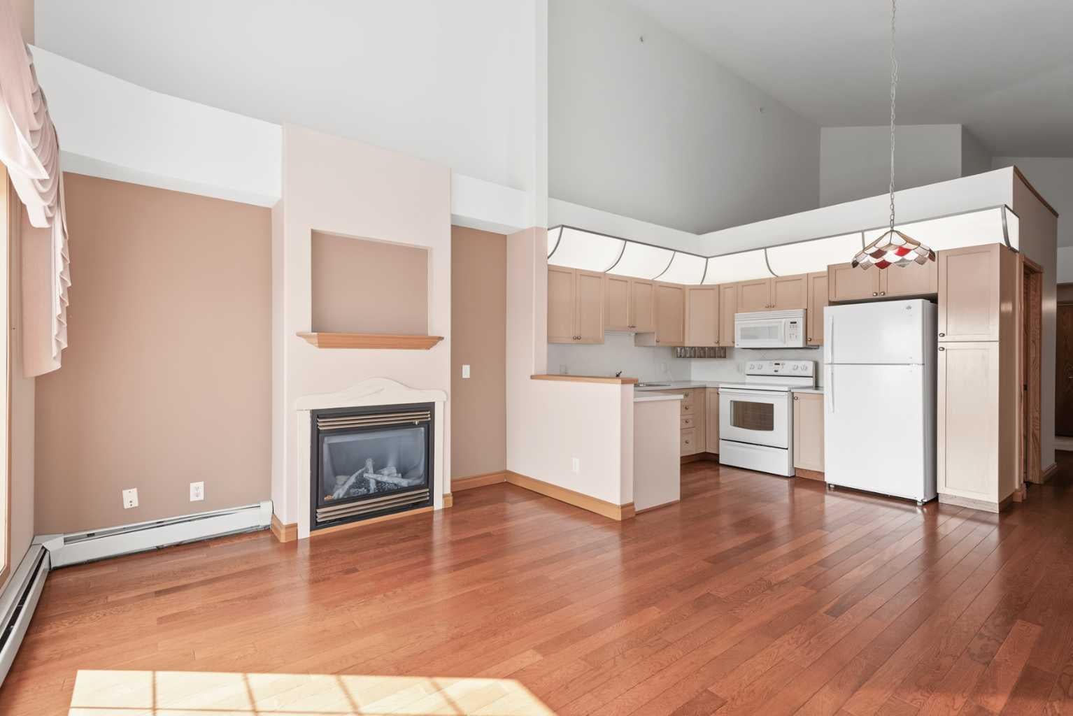 728 Country Hills Road NW 304