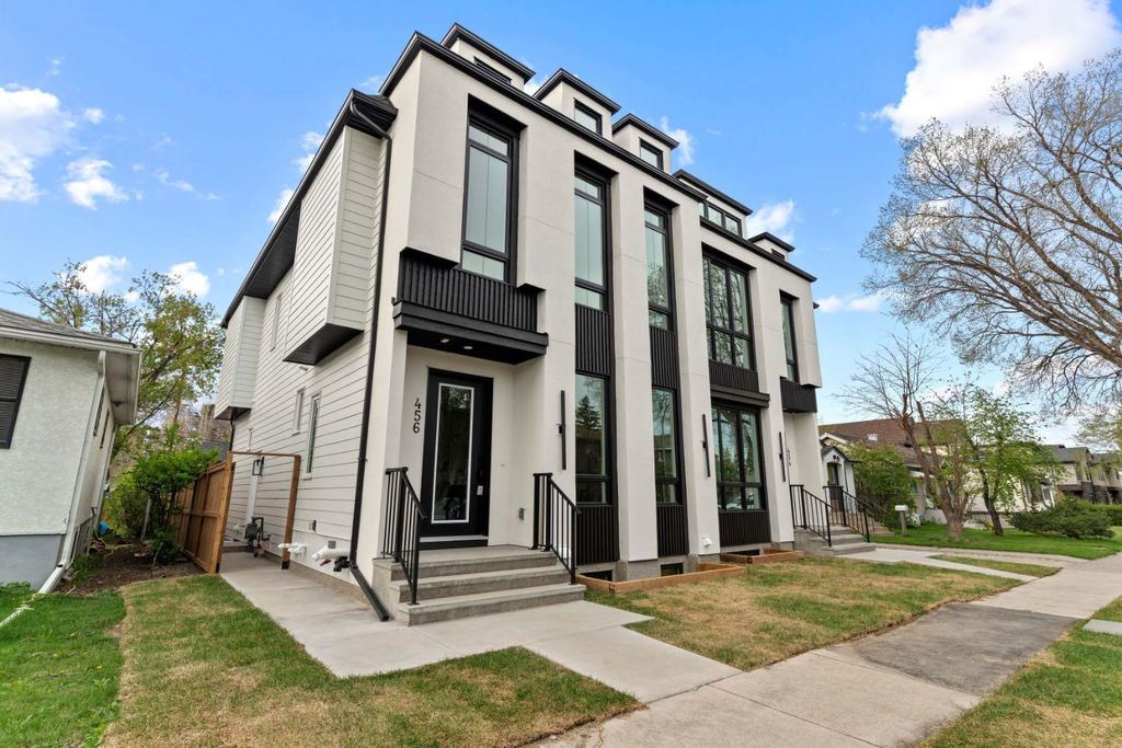 Photo of 454 22 Avenue NW, Calgary, AB T2M 1N3 (MLS # A2311924)