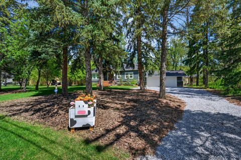 Photo of 7136 Bow Crescent NW, Calgary, AB T3B 2B9 (MLS # A2313639)