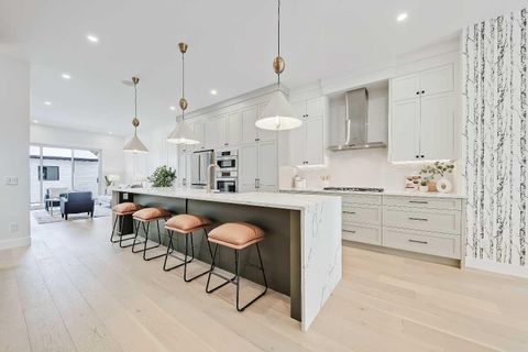 1728 19 Avenue NW Calgary AB T2M 1B3