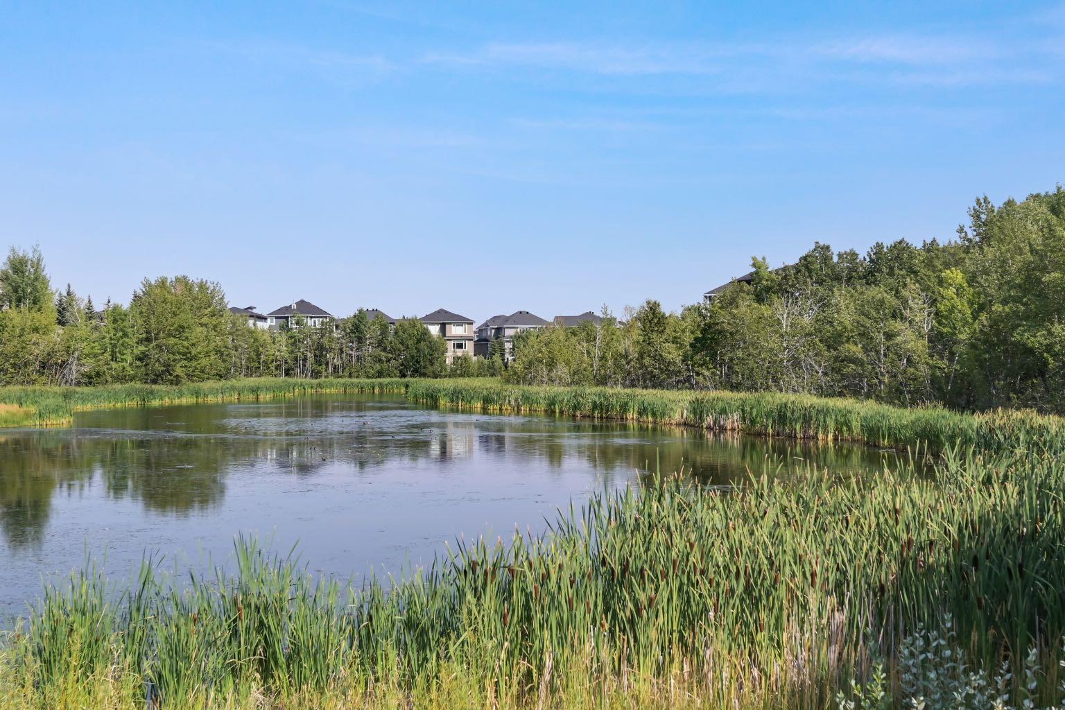 141 Rockcliff Bay NW