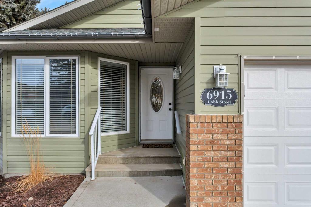 Photo of 6915 Cobb Street, Lacombe, AB T4L 2N1 (MLS # A2295769)