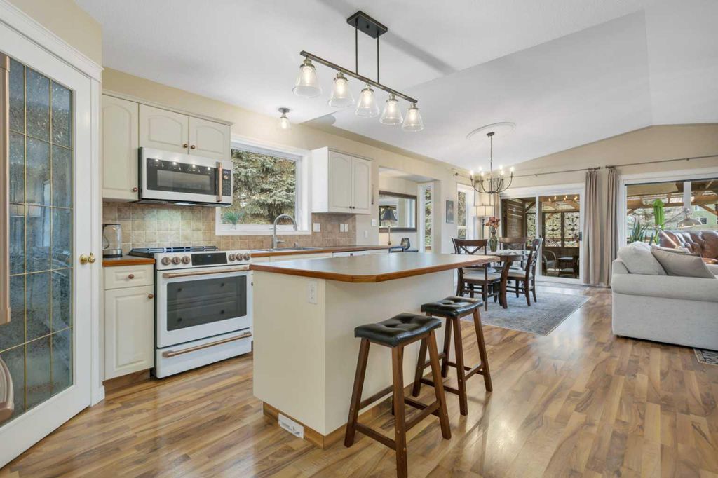 Photo of 6915 Cobb Street, Lacombe, AB T4L 2N1 (MLS # A2295769)