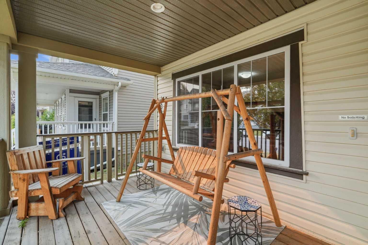 26 Copperpond Place SE