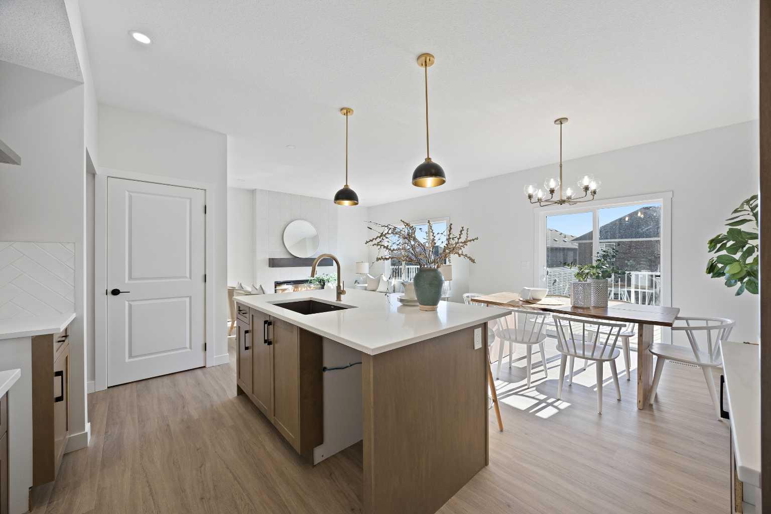 1398 Bayview Crescent SW