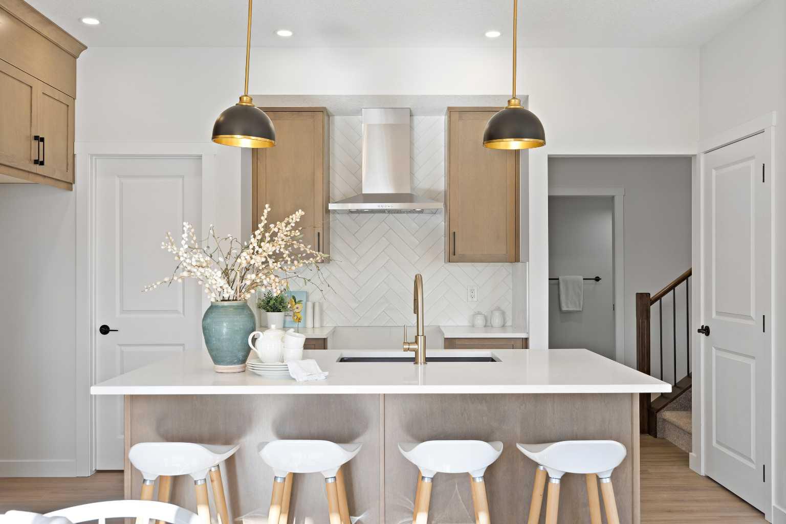 1398 Bayview Crescent SW