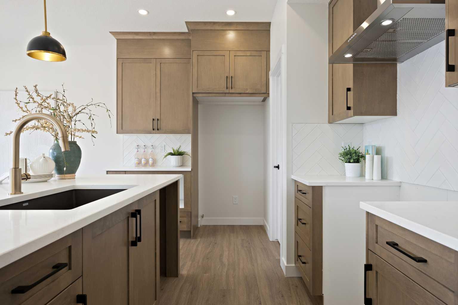 1398 Bayview Crescent SW