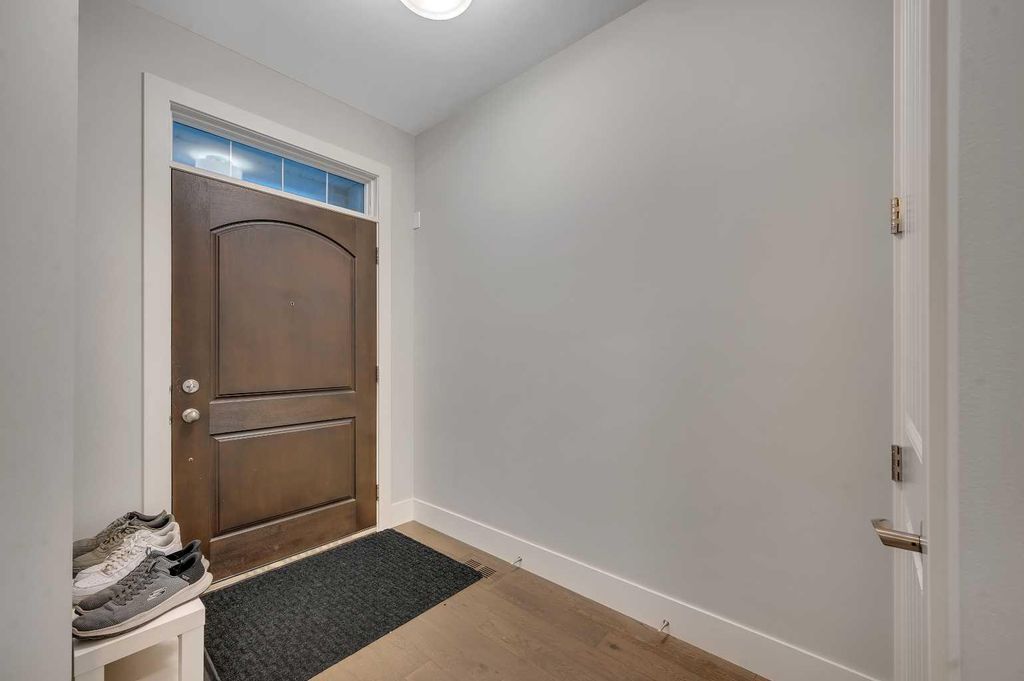 Photo of 1708 23 Avenue NW, Calgary, AB T2M 1V5 (MLS # A2278898)