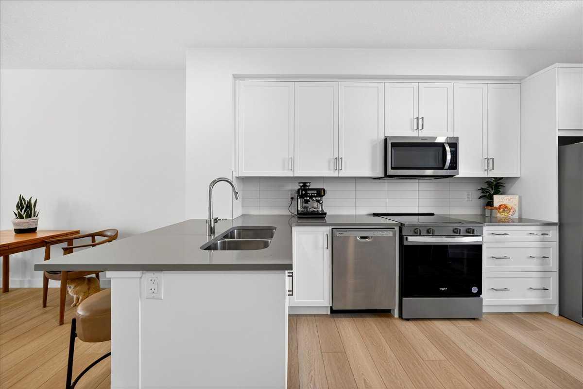 437 Alpine Avenue SW 304