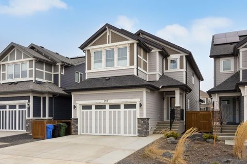 Photo of 192 Magnolia Manor SE, Calgary, AB T3M 3J1 (MLS # A2305920)