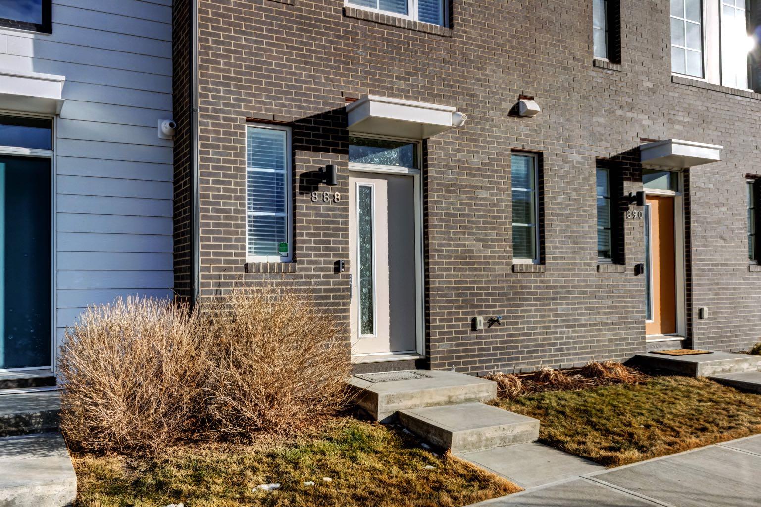 888 Walgrove Boulevard SE