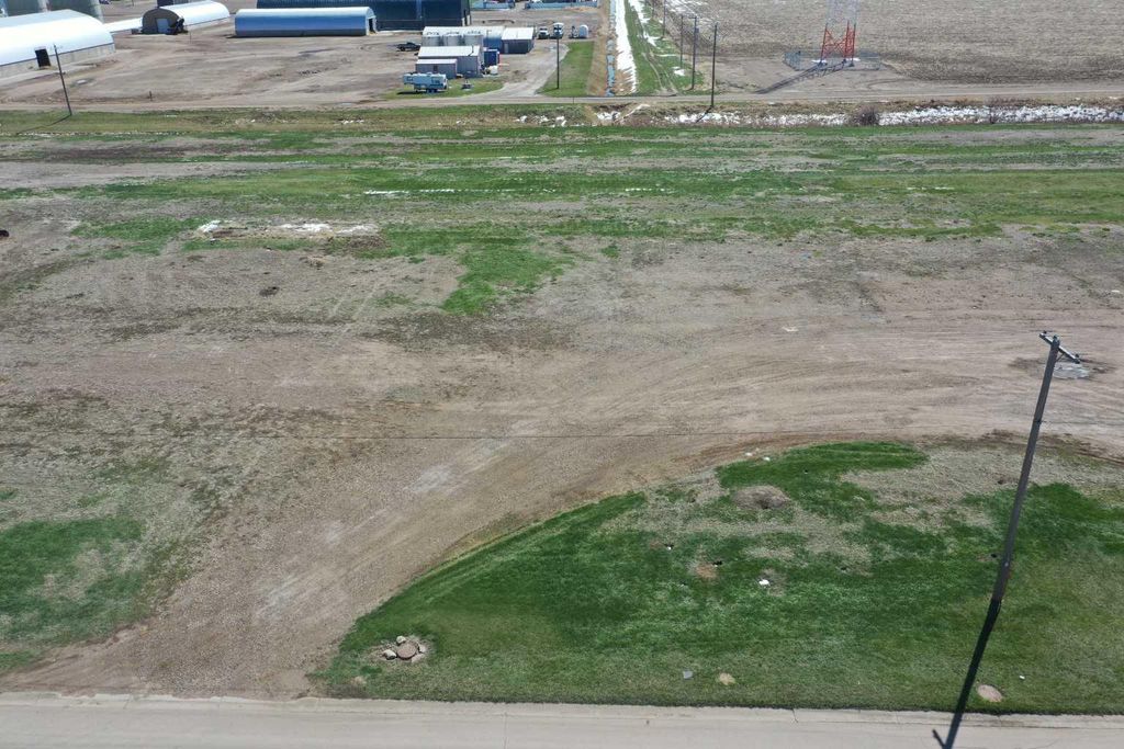 Photo of 611 1 Avenue N, Vauxhall, AB T0K 2K0 (MLS # A2305548)