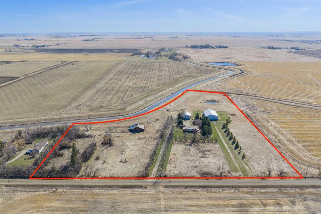 Photo of 222075 RANGE ROAD 264, Rural Wheatland County, AB T0J 0M0 (MLS # A2306232)