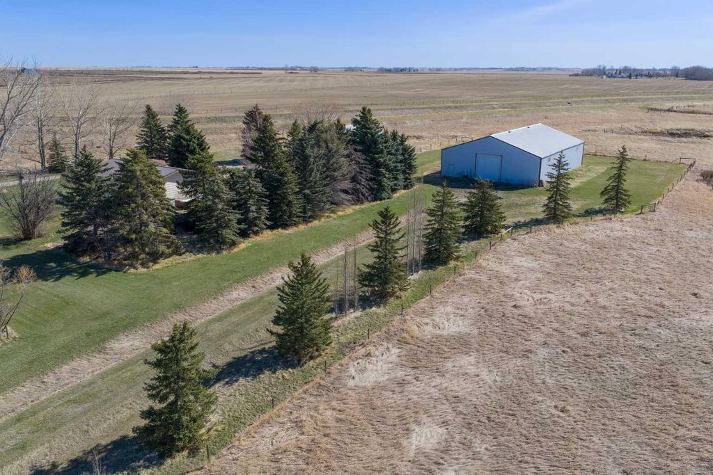 Photo of 222075 RANGE ROAD 264, Rural Wheatland County, AB T0J 0M0 (MLS # A2306232)