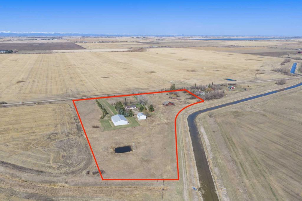 Photo of 222075 RANGE ROAD 264, Rural Wheatland County, AB T0J 0M0 (MLS # A2306232)