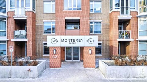 32 Varsity Estates Circle NW 807 Calgary AB T3A 2Y1