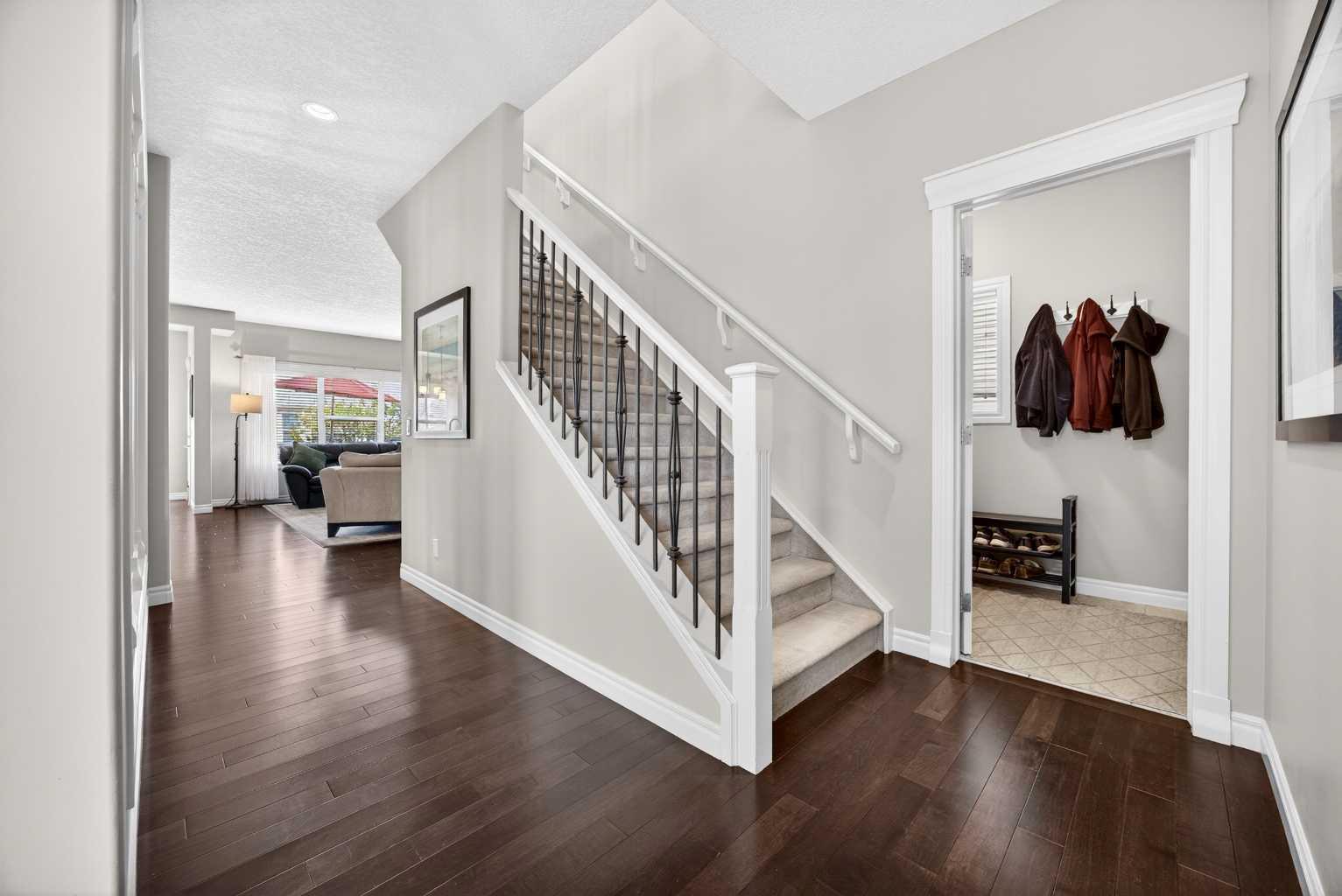 293 Bridleridge View SW