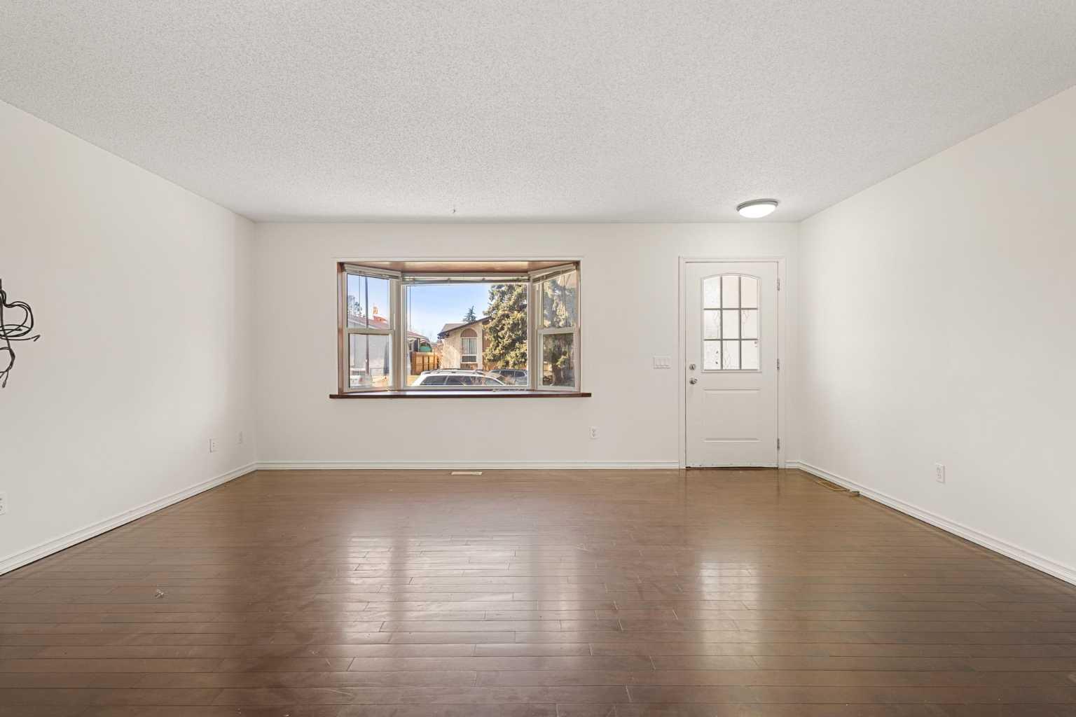 268 Madeira Place NE