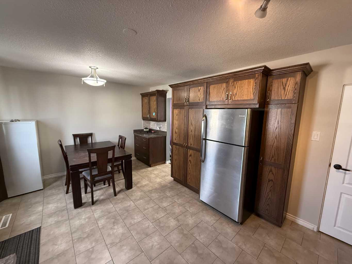 114 Hardisty Avenue 43