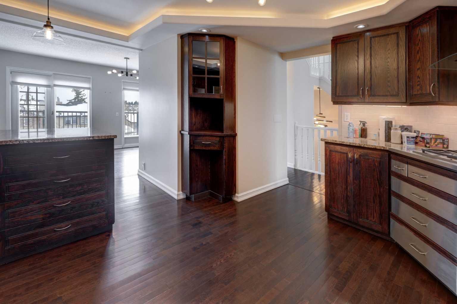 448 Strathcona Drive SW 20