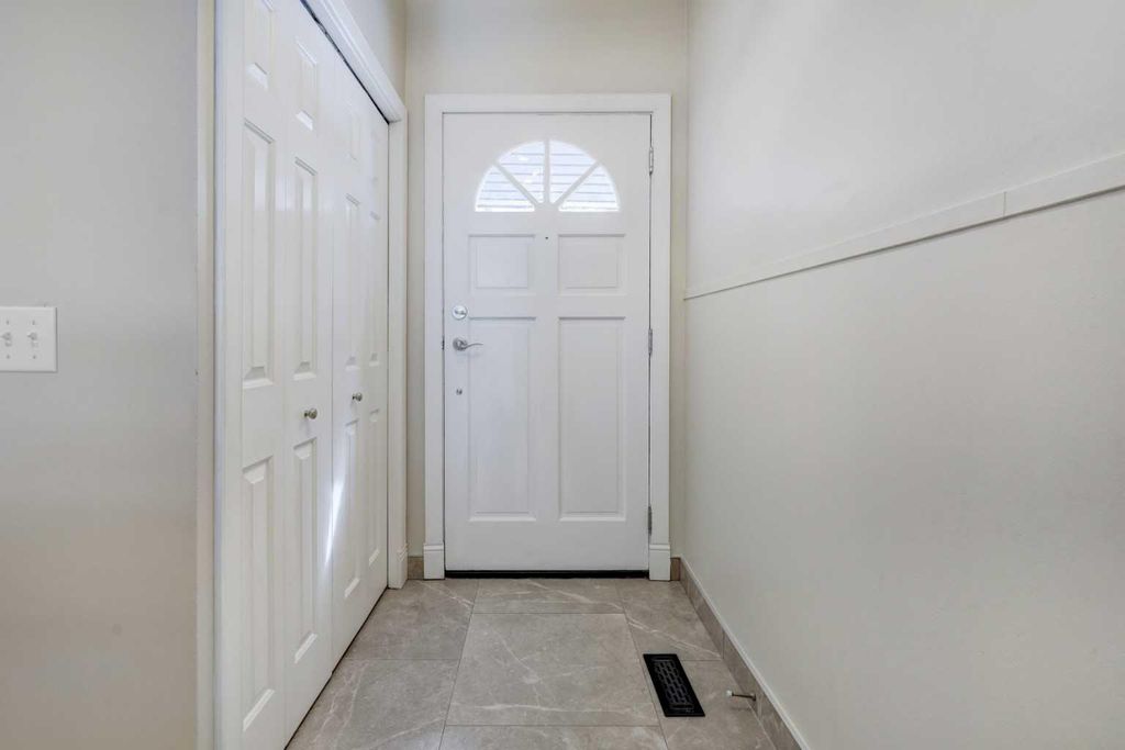 Photo of 448 Strathcona Drive SW #20, Calgary, AB T3H 1M3 (MLS # A2302058)