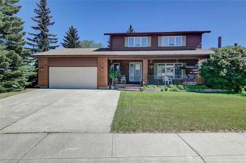 Photo of 51 Parkwood Crescent, Strathmore, AB T1P 1H5 (MLS # A2303483)