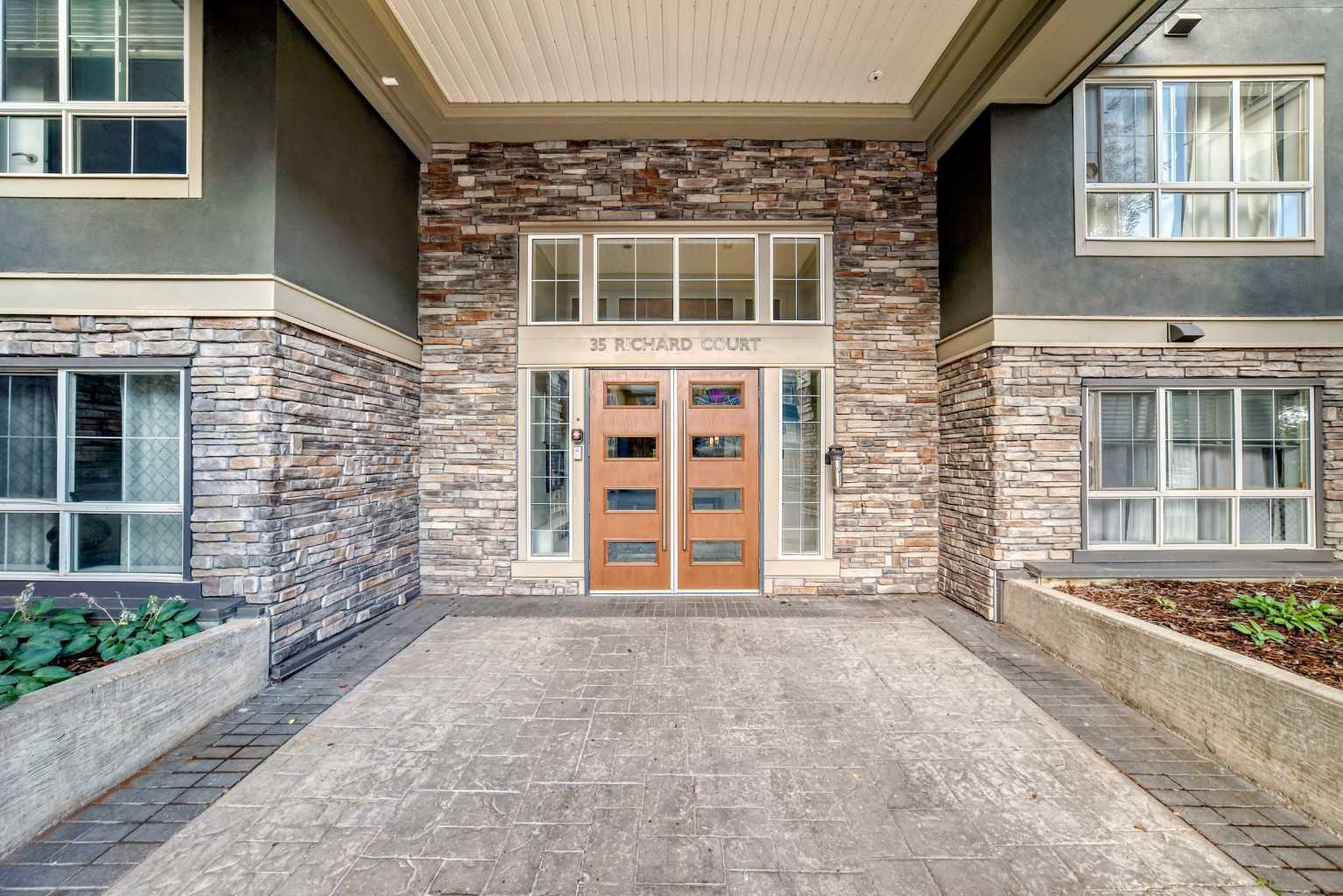 35 Richard Court SW 119