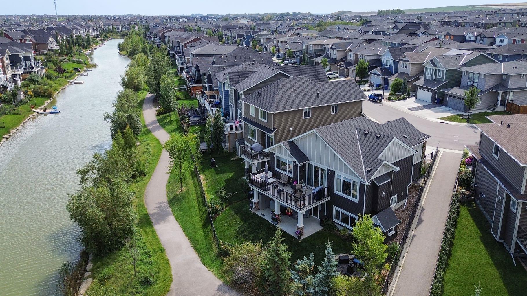 198 Bayview Circle SW