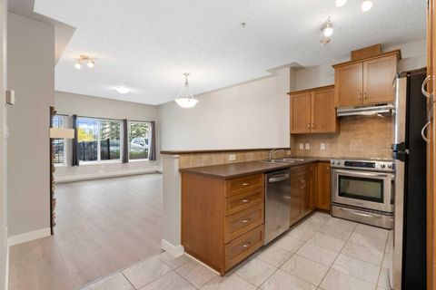 20 Discovery Ridge Close SW 101 Calgary AB T3H 5X3