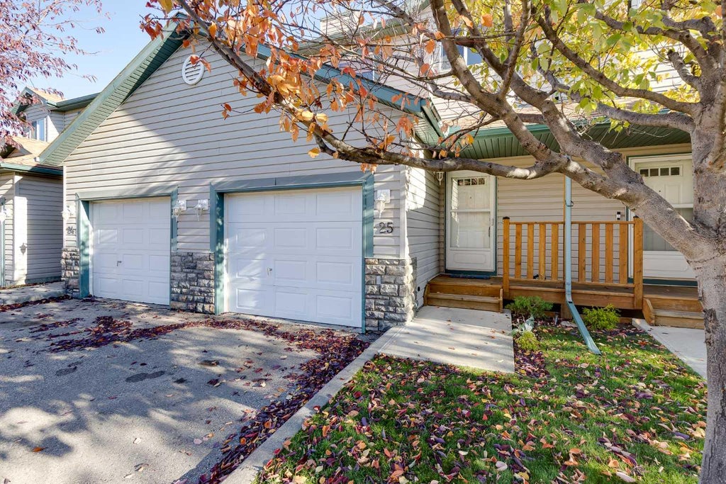 Photo of 156 Canoe Drive SW #25, Airdrie, AB T4B 2Z3 (MLS # A2350808)