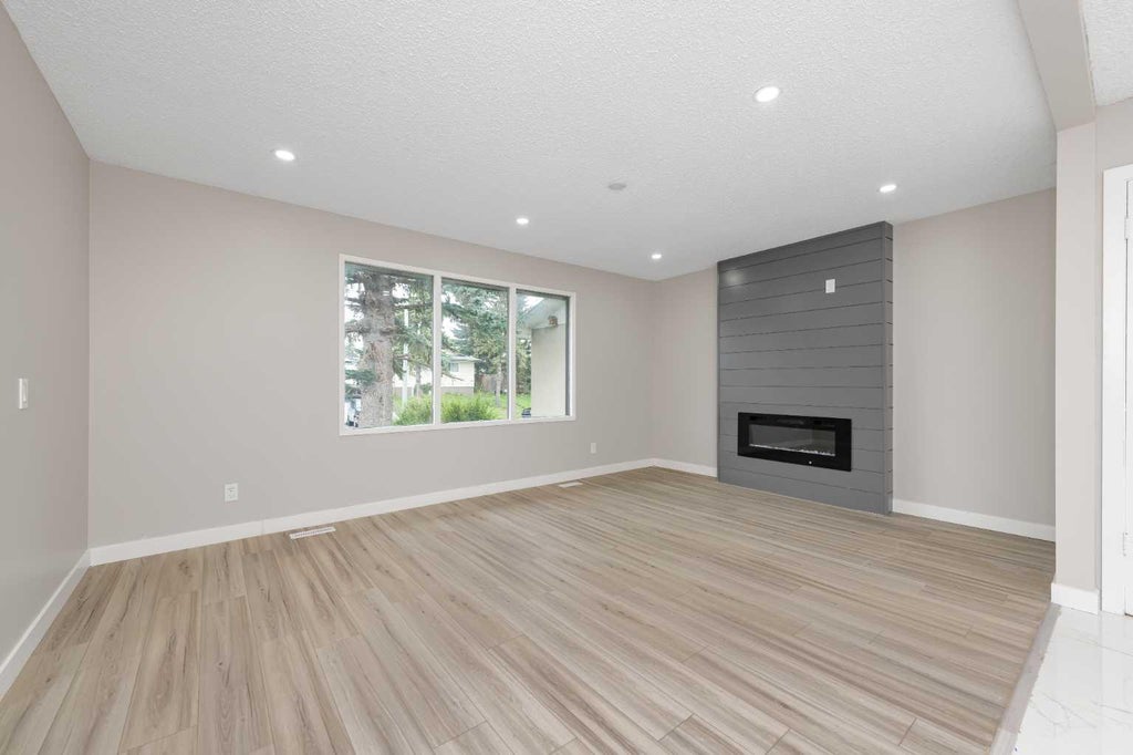 Photo of 43 Maranda Close NE, Calgary, AB T2A 3E7 (MLS # A2353137)