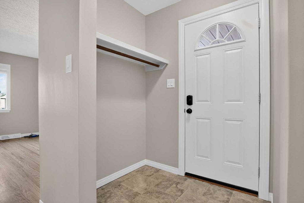 Photo of 136 41 Avenue NW, Calgary, AB T2K 0G6 (MLS # A2324599)