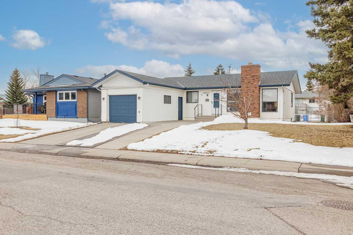 6023 MADDOCK Drive NE