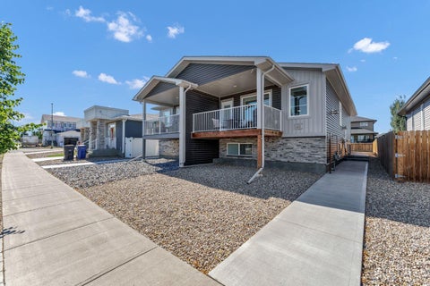 Photo of 122 Somerside Road SE, Medicine Hat, AB T1B 0N3 (MLS # A2338303)