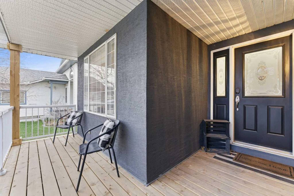 Photo of 212 Cove Drive, Chestermere, AB T1X 1E9 (MLS # A2308468)