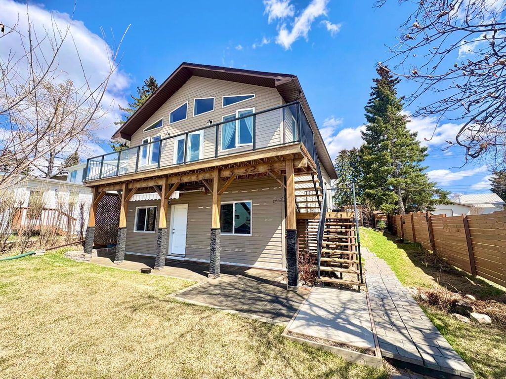Photo of 5027 52 Street, Rocky Mountain House, AB T4T 1A7 (MLS # A2308597)