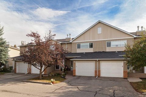 Photo of 25 Chaparral Ridge Terrace SE, Calgary, AB T2X 3N6 (MLS # A2260996) Photo of 25 Chaparral Ridge Terrace SE, Calgary, AB T2X 3N6 (MLS # A2260996)