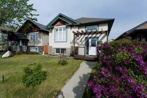 Photo of 44 White Avenue, Red Deer, AB T4N 7E5 (MLS # A2314290)
