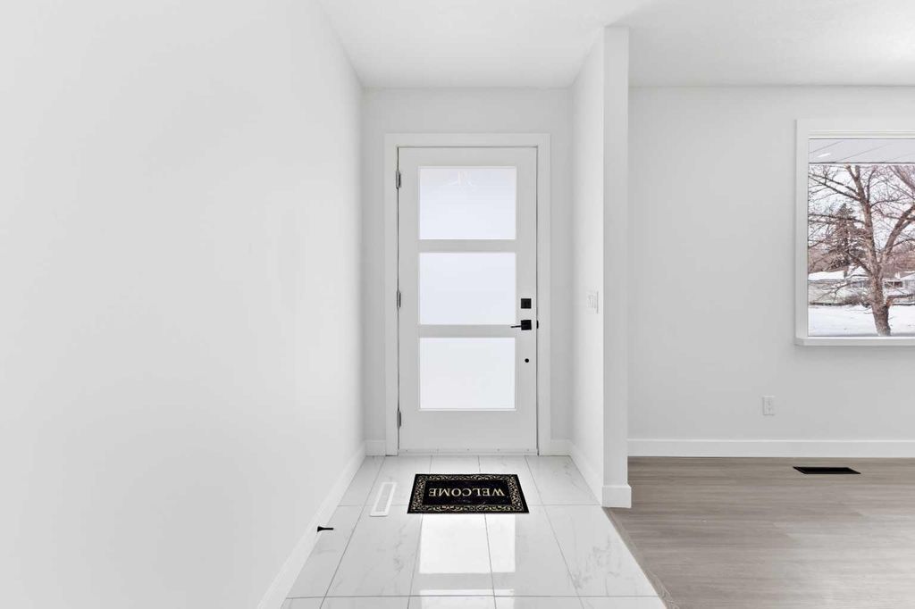 Photo of 1412 19 Street NE, Calgary, AB T2E 4Y2 (MLS # A2288426)