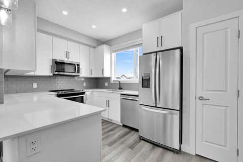 Photo of 16 Evanscrest Park NW #512, Calgary, AB T3P 1R3 (MLS # A2339223)