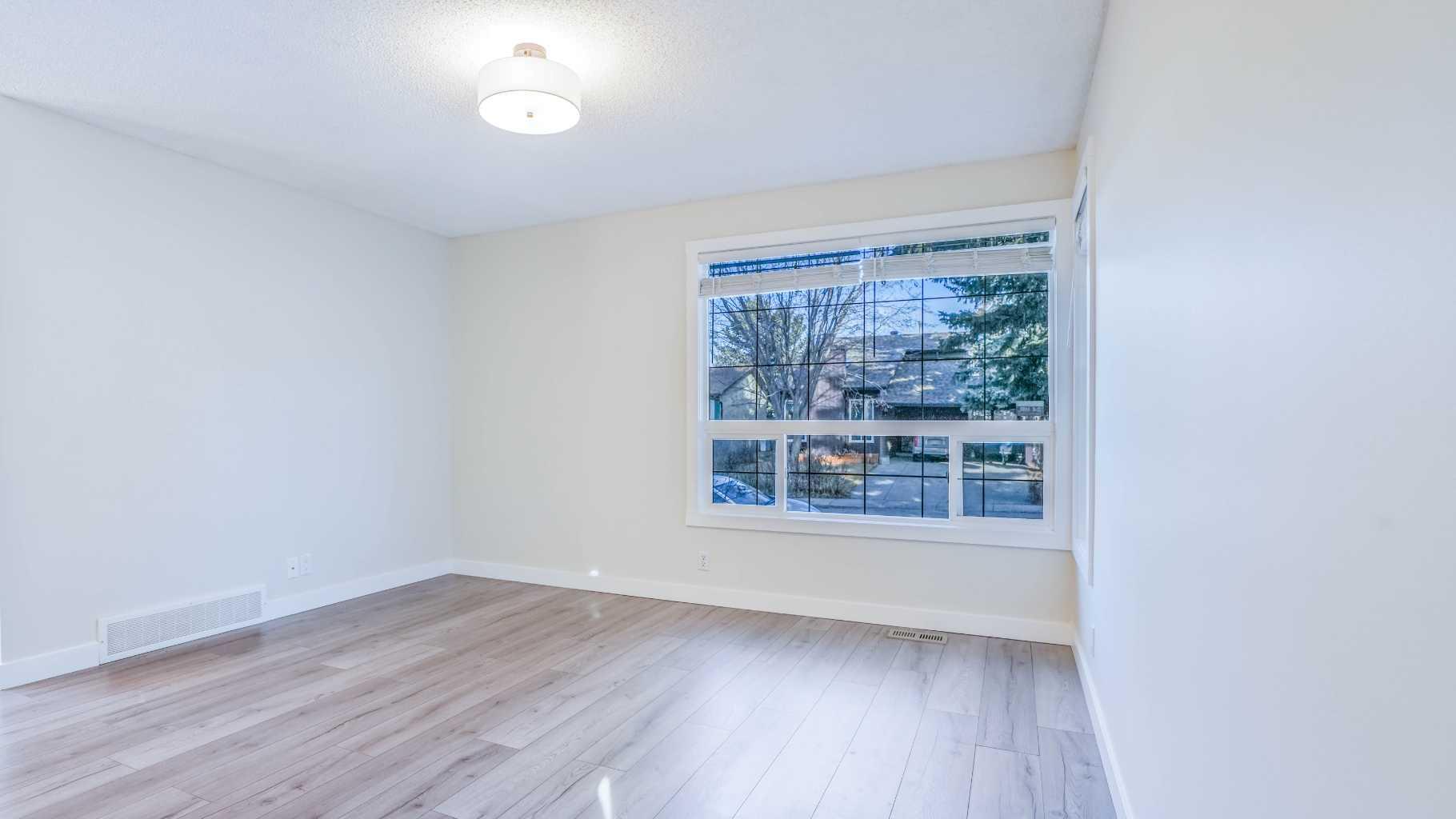 28 Castleridge Crescent NE