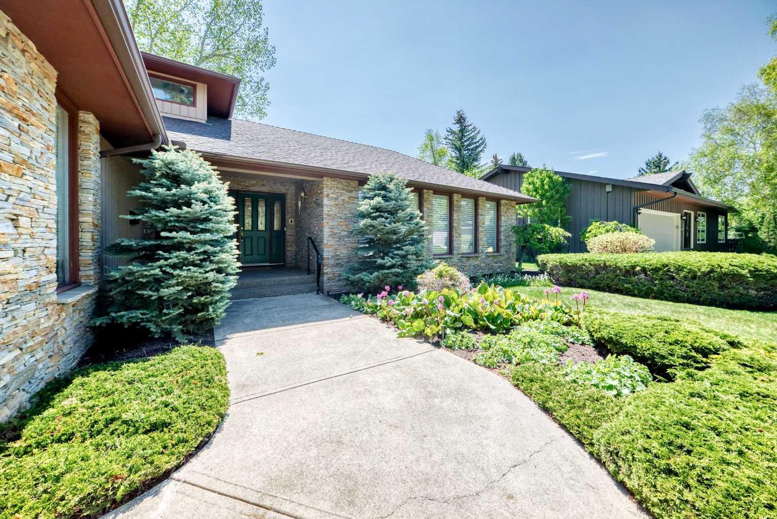 123 Varsity Estates Grove NW